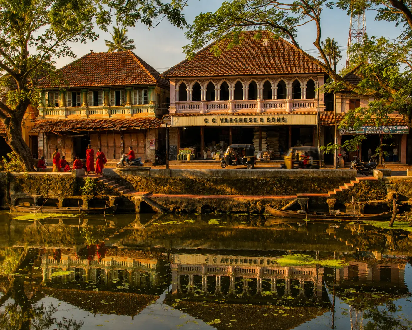 Old town Alappuzha, canal-front